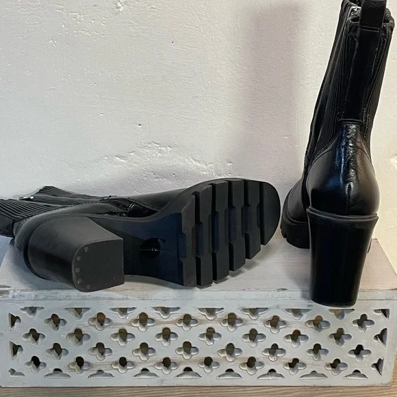 #0105 NWOT-dolce vita Rugged black elastic top side zip moto boot 3.5 heel-7.5 - Picture 6 of 9